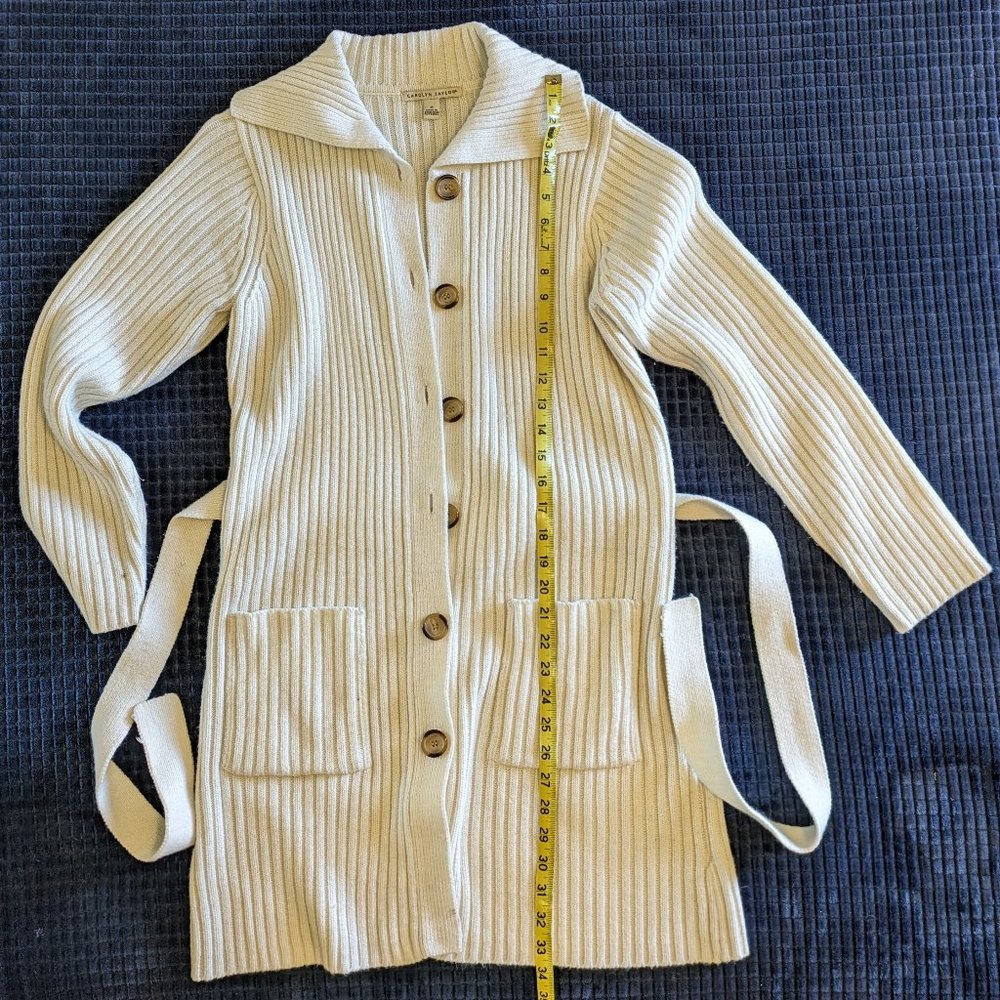 Carolyn Taylor cream acrylic long cardigan w/ buttons Sz M